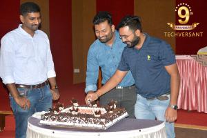 9th anniversary cake cutting